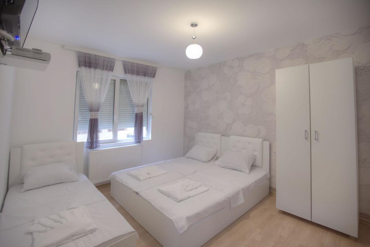 Guest House Prishtine Екстериор снимка