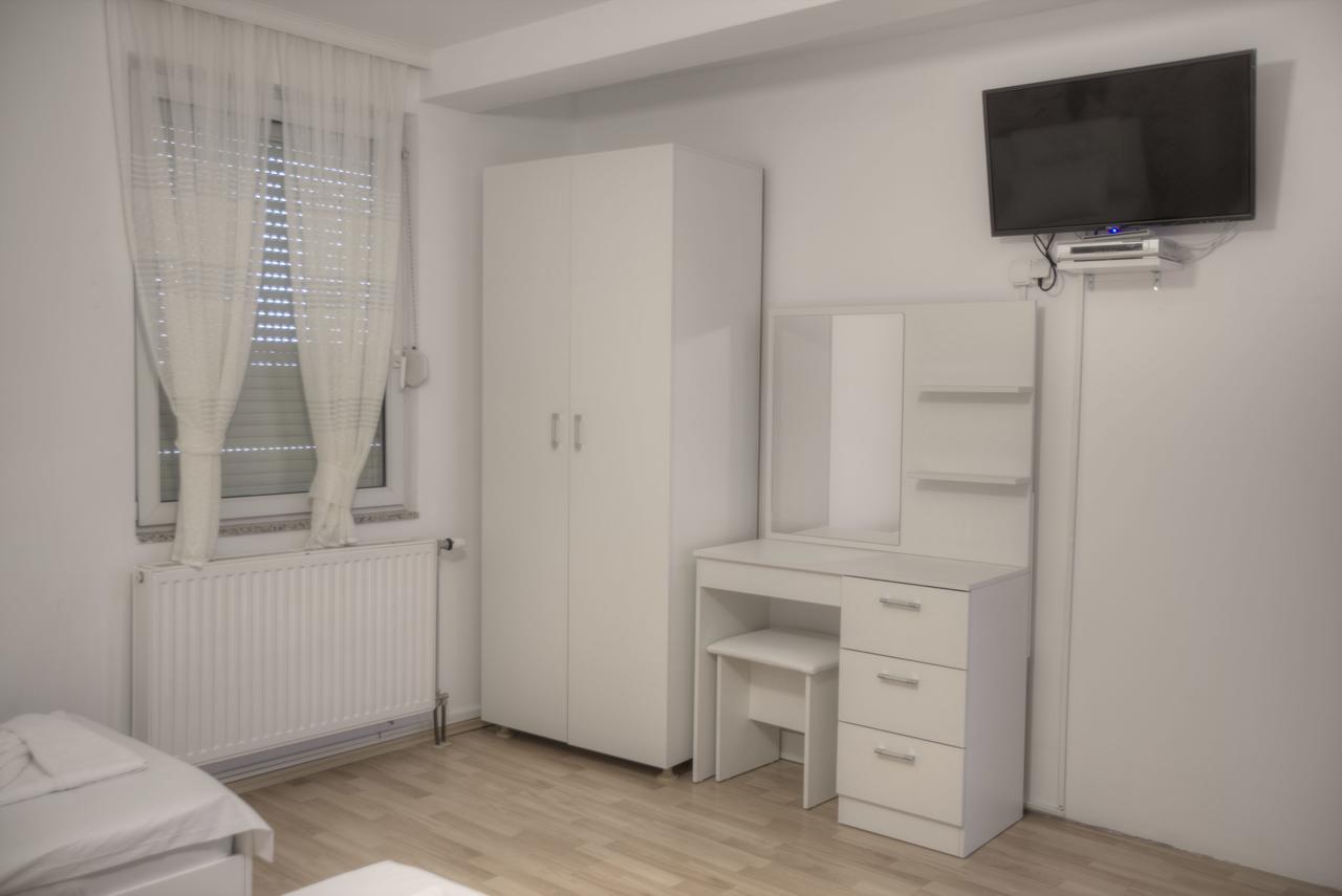 Guest House Prishtine Екстериор снимка
